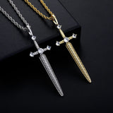 Cravejado Dagger Necklace